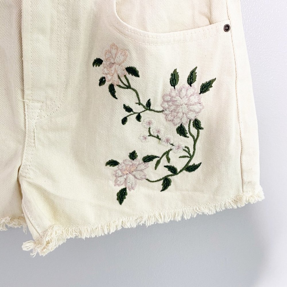 SOLD Zara High Waisted White Floral Denim Shorts - Picture 3 of 8